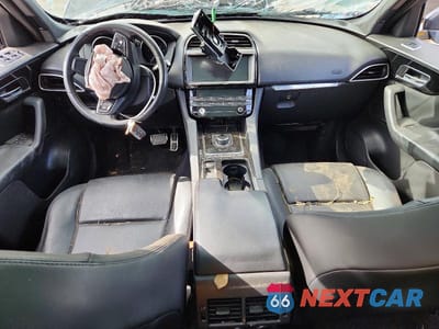 Zdjęcie 8 z 12 samochodu: 2019 JAGUAR F-PACE PREMIUM VIN:SADCJ2FX2KA601888 - miniatura