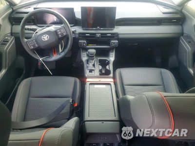 Zdjęcie 8 z 13 samochodu: 2026 TOYOTA RAV4 WOODLAND VIN:JTM6CRAV1TD001798 - miniatura
