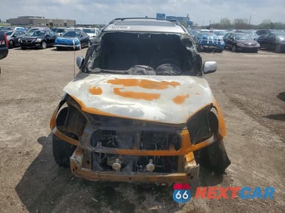 Piąte zdjęcie samochodu w środku: 2001 TOYOTA RAV4 BASE VIN:JTEHH20V110103055 - miniatura