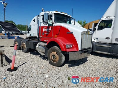 Czwarte zdjęcie samochodu z boku: 2000 KENWORTH CONSTRUCTION T800 VIN:1XKDD09X2YJ831077 - miniatura