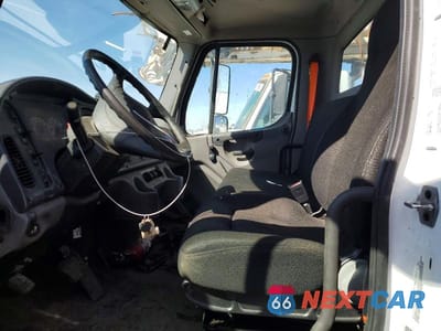 Zdjęcie 7 z 12 samochodu: 2020 FREIGHTLINER M2 106 MEDIUM DUTY VIN:1FVACVFA9LHLZ4603 - miniatura