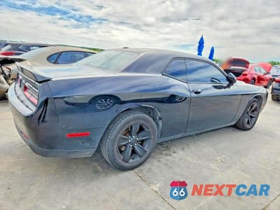 Trzecie zdjęcie samochodu z tyłu: 2019 DODGE CHALLENGER SXT VIN:2C3CDZAGXKH627857 - miniatura