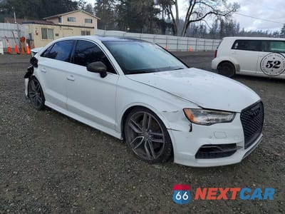 Czwarte zdjęcie samochodu z boku: 2015 AUDI S3 PRESTIGE VIN:WAUBFGFF8F1077064 - miniatura