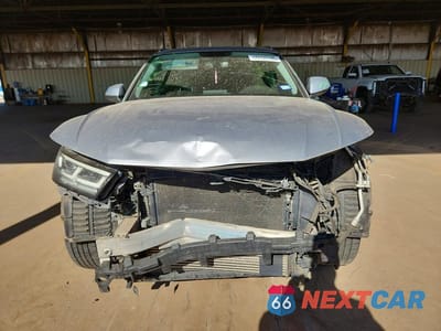 Piąte zdjęcie samochodu w środku: 2019 AUDI Q5 PREMIUM PLUS VIN:WA1BNAFY3K2054231 - miniatura