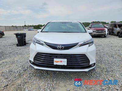 Piąte zdjęcie samochodu w środku: 2026 TOYOTA SIENNA XLE 7-PASSENGER VIN:5TDYSKFC5TS251981 - miniatura