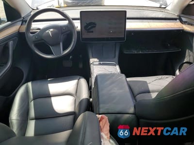 Zdjęcie 8 z 13 samochodu: 2024 TESLA MODEL Y VIN:7SAYGDEE2RA228154 - miniatura