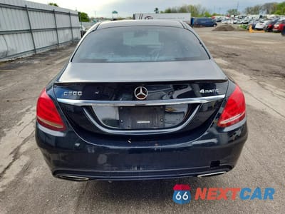 Zdjęcie 6 z 13 samochodu: 2015 MERCEDES-BENZ C 300 4MATIC VIN:55SWF4KB7FU020639 - miniatura