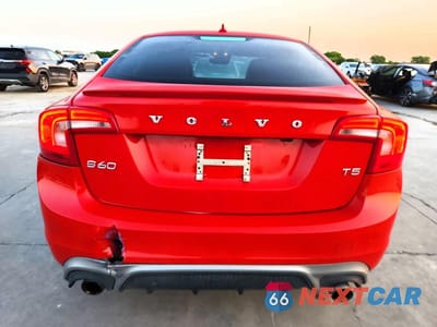 Zdjęcie 6 z 12 samochodu: 2016 VOLVO S60 R DESIGN VIN:YV126MFP9G2395064 - miniatura