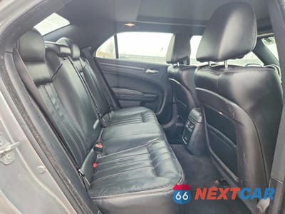 Zdjęcie 10 z 12 samochodu: 2015 CHRYSLER 300 S VIN:2C3CCAGG1FH922671 - miniatura