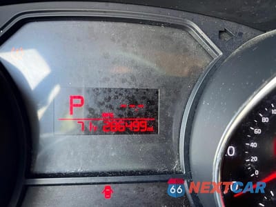 Zdjęcie 8 z 10 samochodu: 2016 KIA SEDONA L VIN:KNDMA5C13G6111570 - miniatura