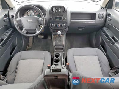 Zdjęcie 8 z 13 samochodu: 2010 JEEP PATRIOT SPORT VIN:1J4NF2GB9AD622365 - miniatura
