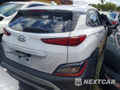Trzecie zdjęcie samochodu z tyłu: 2022 HYUNDAI KONA SE VIN:KM8K22AB4NU893316 - miniatura