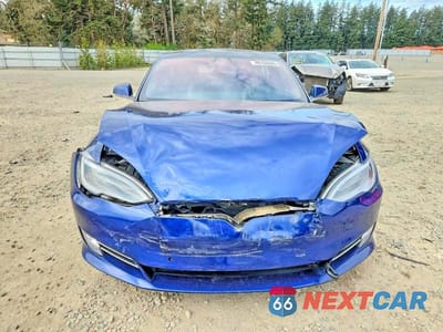 Piąte zdjęcie samochodu w środku: 2016 TESLA MODEL S VIN:5YJSA1E27GF175864 - miniatura