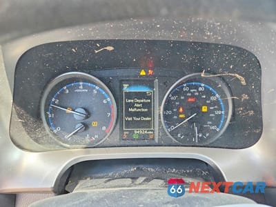 Zdjęcie 9 z 12 samochodu: 2018 TOYOTA RAV4 LE VIN:JTMZFREV0JJ724457 - miniatura