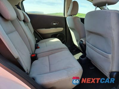 Zdjęcie 10 z 13 samochodu: 2019 HONDA HR-V LX VIN:3CZRU5H3XKM702327 - miniatura