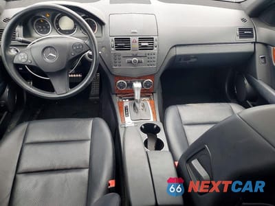 Zdjęcie 8 z 12 samochodu: 2011 MERCEDES-BENZ C 300 VIN:WDDGF5EB1BR134508 - miniatura