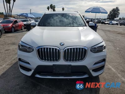 Piąte zdjęcie samochodu w środku: 2019 BMW X3 SDRIVE30I VIN:5UXTR7C5XKLE88699 - miniatura