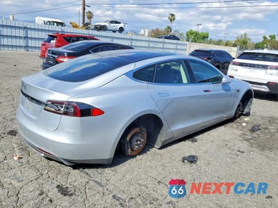 Trzecie zdjęcie samochodu z tyłu: 2013 TESLA MODEL S VIN:5YJSA1CN7DFP05789 - miniatura