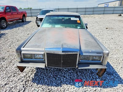 Piąte zdjęcie samochodu w środku: 1988 LINCOLN TOWN CAR VIN:1LNBM81F9JY623243 - miniatura