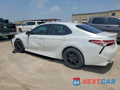 Drugie zdjęcie samochodu z przodu: 2018 TOYOTA CAMRY XSE VIN:4T1B61HK3JU644732 - miniatura