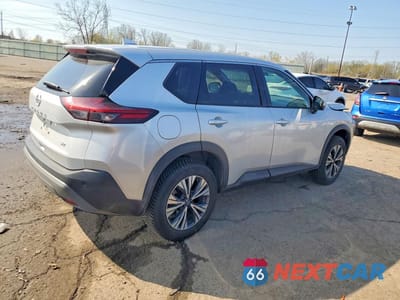 Trzecie zdjęcie samochodu z tyłu: 2021 NISSAN ROGUE SV VIN:5N1AT3BA0MC705030 - miniatura