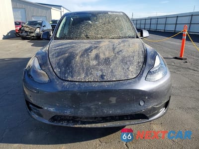 Piąte zdjęcie samochodu w środku: 2022 TESLA MODEL Y VIN:7SAYGDEF5NF451729 - miniatura