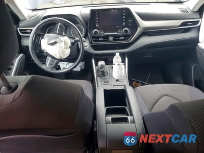 Zdjęcie 8 z 12 samochodu: 2020 TOYOTA HIGHLANDER LE VIN:5TDBZRBH7LS031656 - miniatura