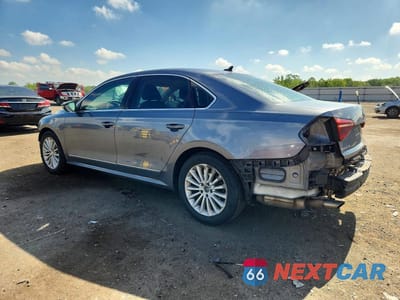 Drugie zdjęcie samochodu z przodu: 2017 VOLKSWAGEN PASSAT SE VIN:1VWBT7A38HC005195 - miniatura