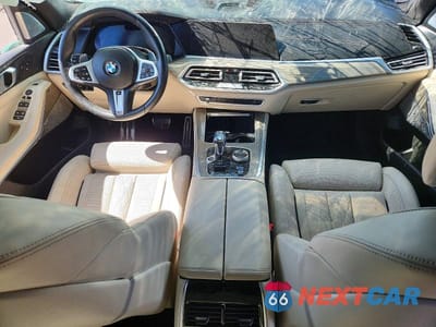 Zdjęcie 8 z 14 samochodu: 2021 BMW X5 M50I VIN:5UXJU4C07M9F17469 - miniatura