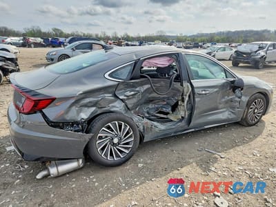 Trzecie zdjęcie samochodu z tyłu: 2023 HYUNDAI SONATA HYBRID SEL VIN:KMHL34JJ9PA057753 - miniatura