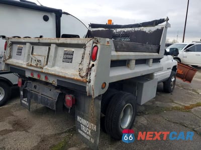 Trzecie zdjęcie samochodu z tyłu: 2002 DODGE RAM 3500 VIN:3B6MF36572M309697 - miniatura