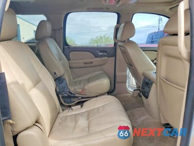 Zdjęcie 11 z 13 samochodu: 2014 CHEVROLET SUBURBAN K1500 LT VIN:1GNSKJE74ER179782 - miniatura