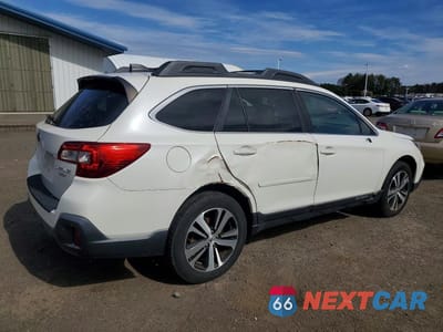 Trzecie zdjęcie samochodu z tyłu: 2018 SUBARU OUTBACK 3.6R LIMITED VIN:4S4BSENC6J3344270 - miniatura