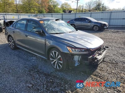 Czwarte zdjęcie samochodu z boku: 2018 VOLKSWAGEN PASSAT GT VIN:1VWJM7A3XJC041047 - miniatura
