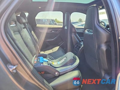 Zdjęcie 10 z 13 samochodu: 2022 JAGUAR F-PACE SVR VIN:SADCZ2EEXNA692955 - miniatura