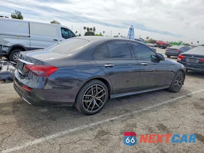 Trzecie zdjęcie samochodu z tyłu: 2022 MERCEDES-BENZ E 350 VIN:W1KZF8DB8NB070086 - miniatura