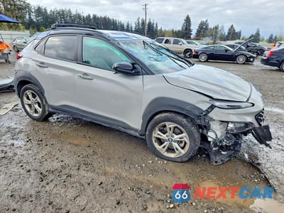 Czwarte zdjęcie samochodu z boku: 2023 HYUNDAI KONA SEL VIN:KM8K6CAB7PU947446 - miniatura