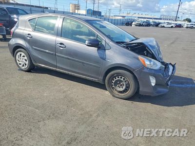 Czwarte zdjęcie samochodu z boku: 2016 TOYOTA PRIUS C TWO VIN:JTDKDTB38G1123958 - miniatura