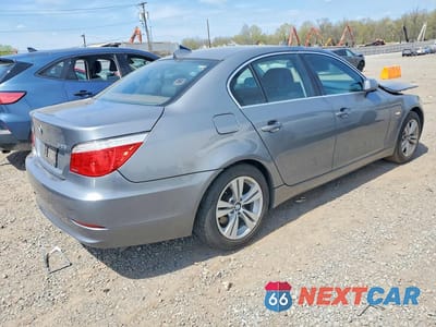 Trzecie zdjęcie samochodu z tyłu: 2009 BMW 528 XI VIN:WBANV13509C154463 - miniatura
