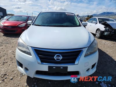 Piąte zdjęcie samochodu w środku: 2014 NISSAN SENTRA SR VIN:3N1AB7AP8EY307466 - miniatura