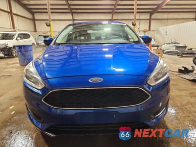 Piąte zdjęcie samochodu w środku: 2018 FORD FOCUS SE VIN:1FADP3F28JL201769 - miniatura