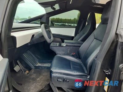 Zdjęcie 7 z 14 samochodu: 2024 TESLA CYBERTRUCK VIN:7G2CEHED7RA012292 - miniatura