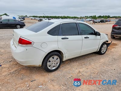 Trzecie zdjęcie samochodu z tyłu: 2010 FORD FOCUS S VIN:1FAHP3EN0AW240187 - miniatura