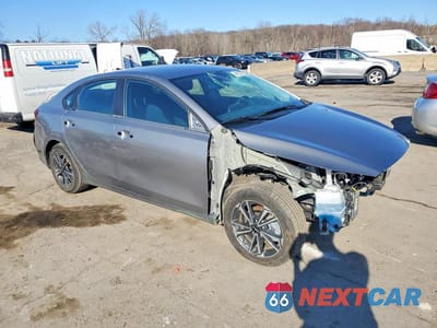 Czwarte zdjęcie samochodu z boku: 2024 KIA FORTE LXS VIN:3KPF24ADXRE709844 - miniatura