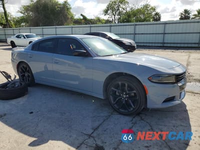 Czwarte zdjęcie samochodu z boku: 2022 DODGE CHARGER SXT VIN:2C3CDXBG4NH231298 - miniatura