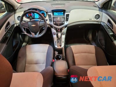 Zdjęcie 8 z 12 samochodu: 2014 CHEV CRUZE LS VIN:1G1PA5SH6E7143814 - miniatura