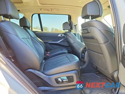 Zdjęcie 11 z 13 samochodu: 2020 BMW X7 XDRIVE40I VIN:5UXCW2C0XL9C84046 - miniatura