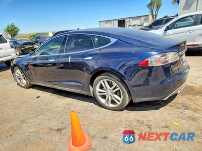 Drugie zdjęcie samochodu z przodu: 2013 TESLA MODEL S VIN:5YJSA1CN1DFP26346 - miniatura