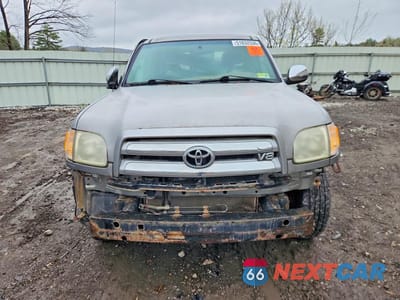 Piąte zdjęcie samochodu w środku: 2004 TOYOTA TUNDRA ACCESS CAB SR5 VIN:5TBBT44114S447569 - miniatura