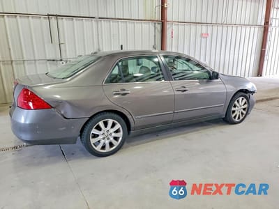 Trzecie zdjęcie samochodu z tyłu: 2007 HONDA ACCORD EX VIN:1HGCM66827A045917 - miniatura